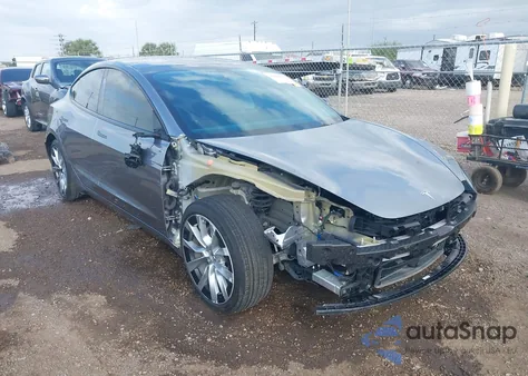 2025 Tesla Model 3 Long Range Rear-Wheel Drive/Standard Rear-Wheel Drive z USA, uszkodzony, nr VIN 5YJ3E1EAXSF888461